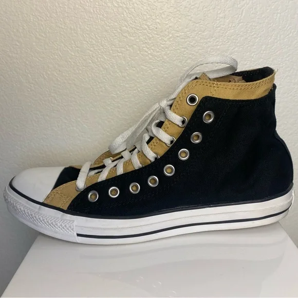 EUC Converse Chuck Taylor All Star High Tops Black and Tan Size M11, W13 - Picture 4 of 10